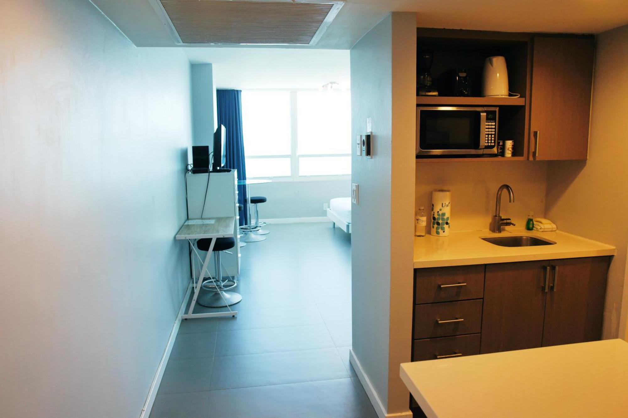 Castle 835 Oceanview Studio On Beach With Pool, Gym, Bars, And Free Parking Miami Beach Exterior photo