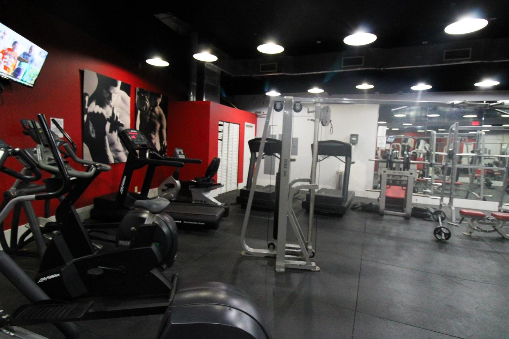 Castle 835 Oceanview Studio On Beach With Pool, Gym, Bars, And Free Parking Miami Beach Exterior photo